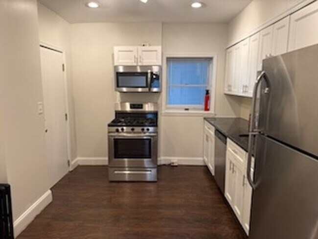 Building Photo - Great updated 3 Bedroom Row home in Manayunk for rent $2,200/month