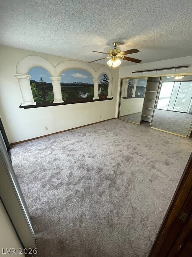 Building Photo - 600 Woodmount Dr