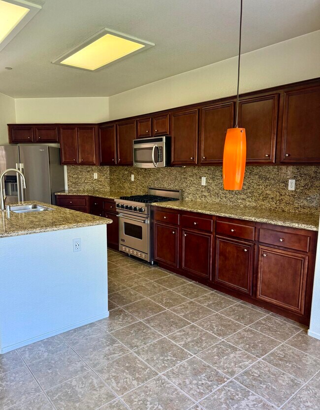 Building Photo - 1122 Oro Ridge