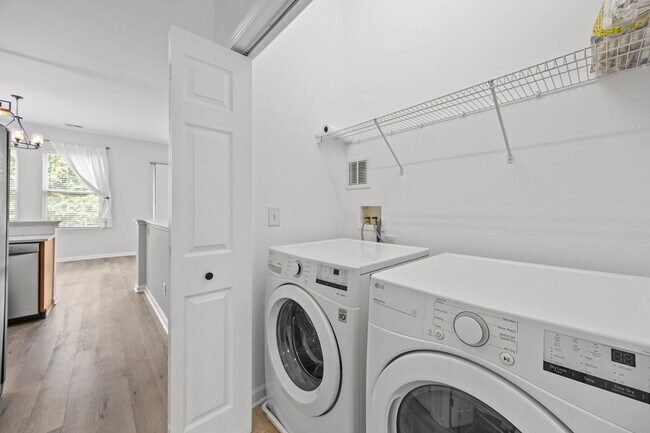 Building Photo - 3471 Chagall Ct