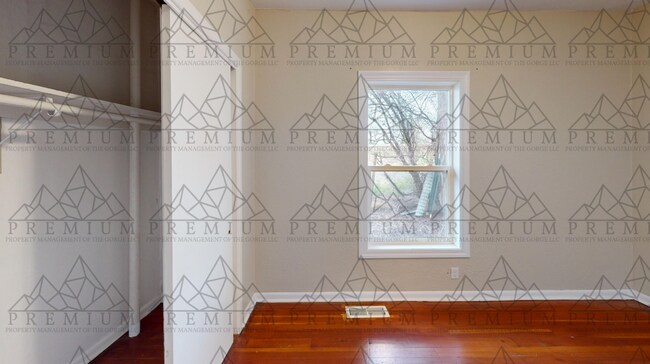 Building Photo - Cozy 2 bedroom 1 bath updated home!