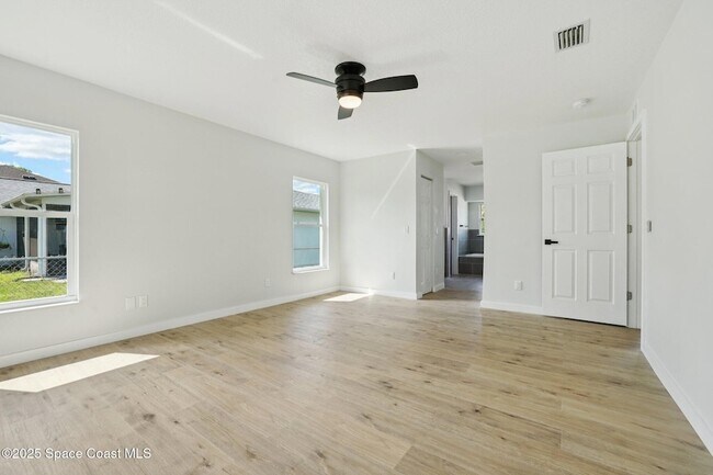 Building Photo - 1441 Eldron Blvd SE