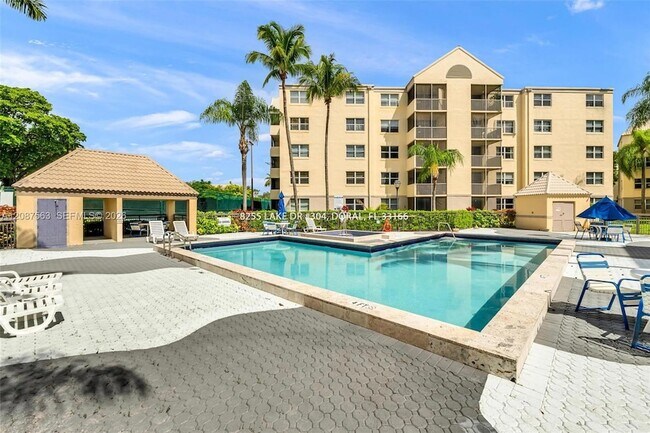 Building Photo - 8255 Lake Dr