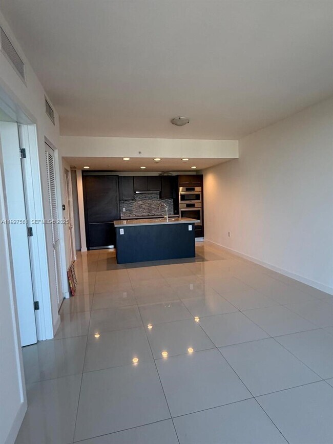 Building Photo - 7661 NW 107th Ave