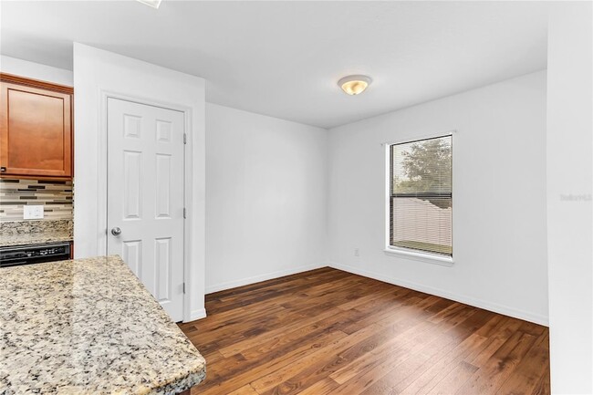 Building Photo - 661 Swallowtail Dr
