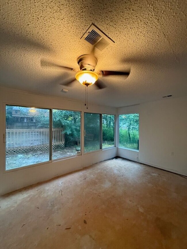 Building Photo - Charming 3-Bedroom Home in Cordova-Comfort & Convenience Await!