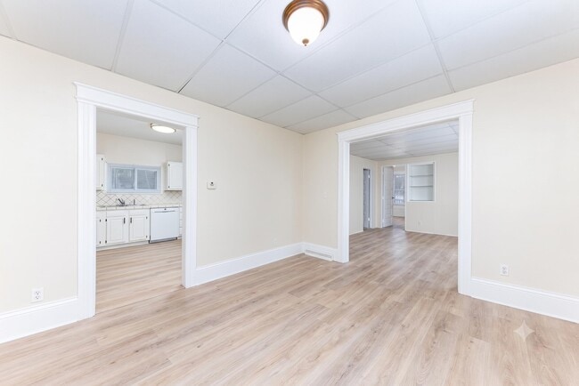 Building Photo - 405 Starkweather St