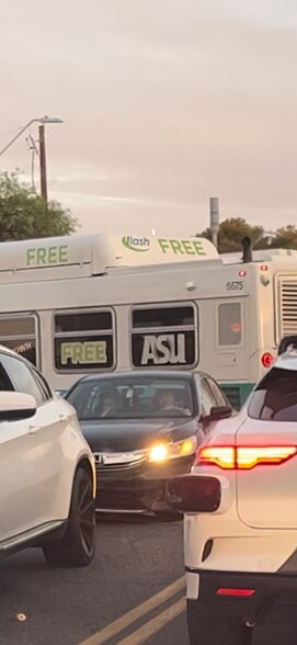 Building Photo - 1014 E Spence Ave