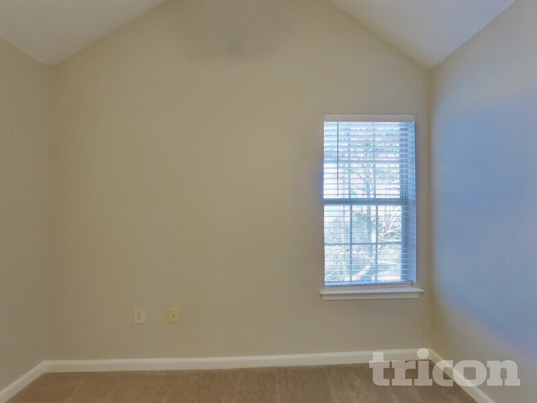 Building Photo - 6030 Crooked Creek Dr.