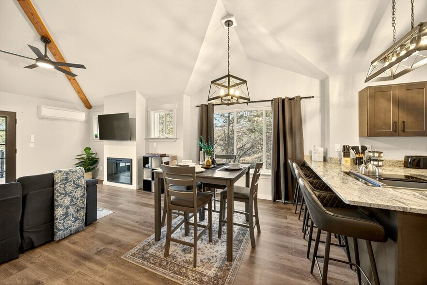 Building Photo - 4715 Red Tail Dr