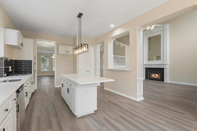 Building Photo - 1404 Parkwood Dr