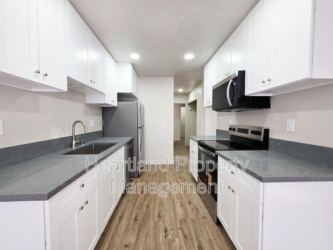 Building Photo - 800 S Anza St