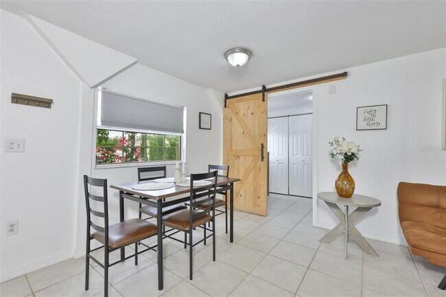 Building Photo - 2575 S Himes Ave