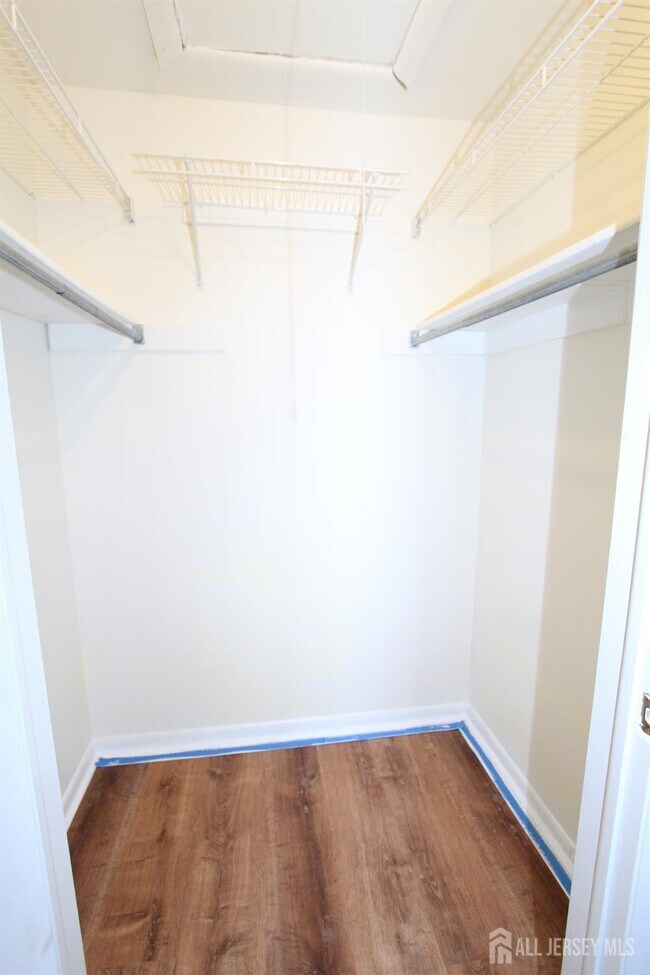 Building Photo - 5012 Ravens Crest Dr