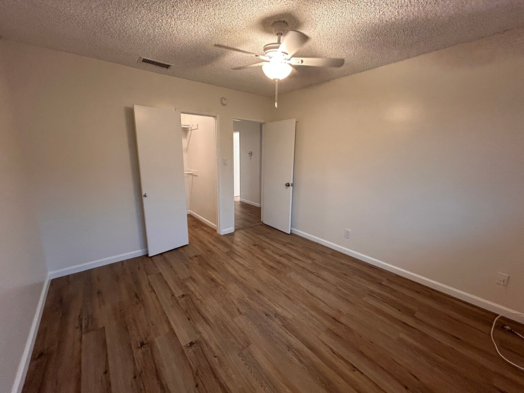 Building Photo - 701 S Osage Ave