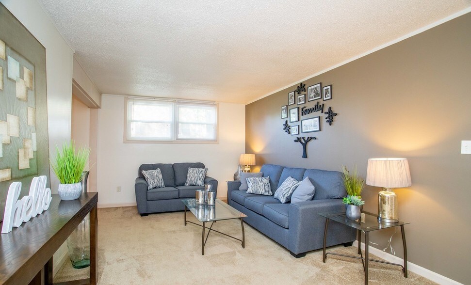 Arbors at Eastland 208 S Prospect Rd Bloomington IL 61704 Apartment