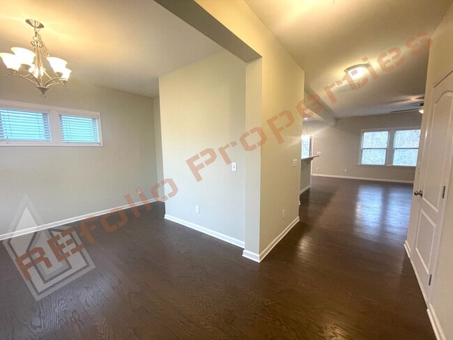 Building Photo - 288 Heathwood Dr