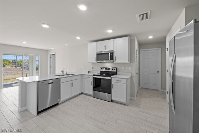 Building Photo - 2911 NW 9th Ave