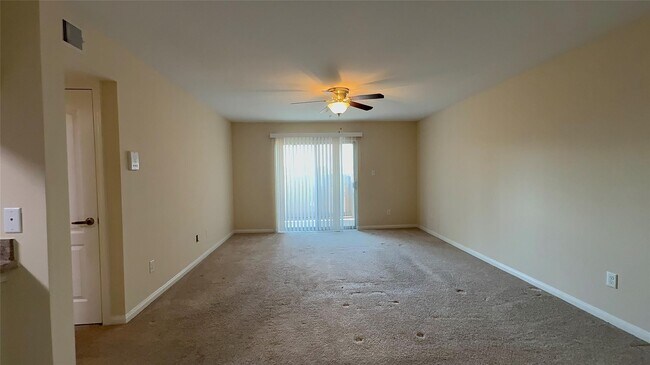 Building Photo - 8415 Hearth Dr