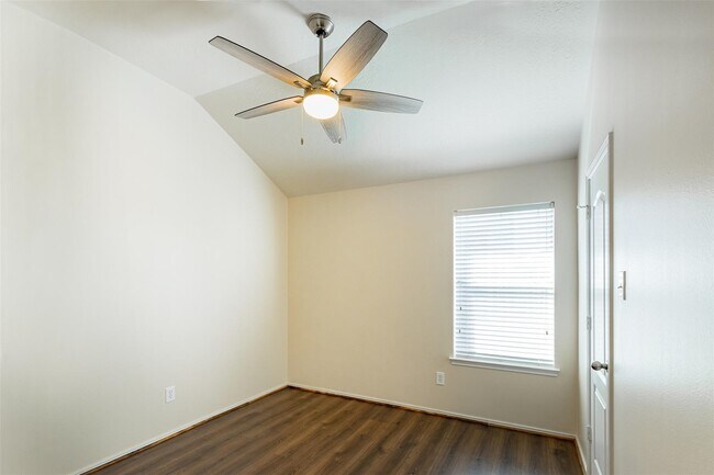 Building Photo - 24807 Lazy Tee Ln