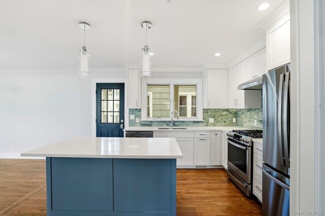 Building Photo - 71 Henry Ave