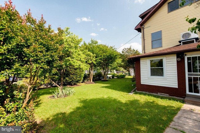 Building Photo - 6410 63rd Pl