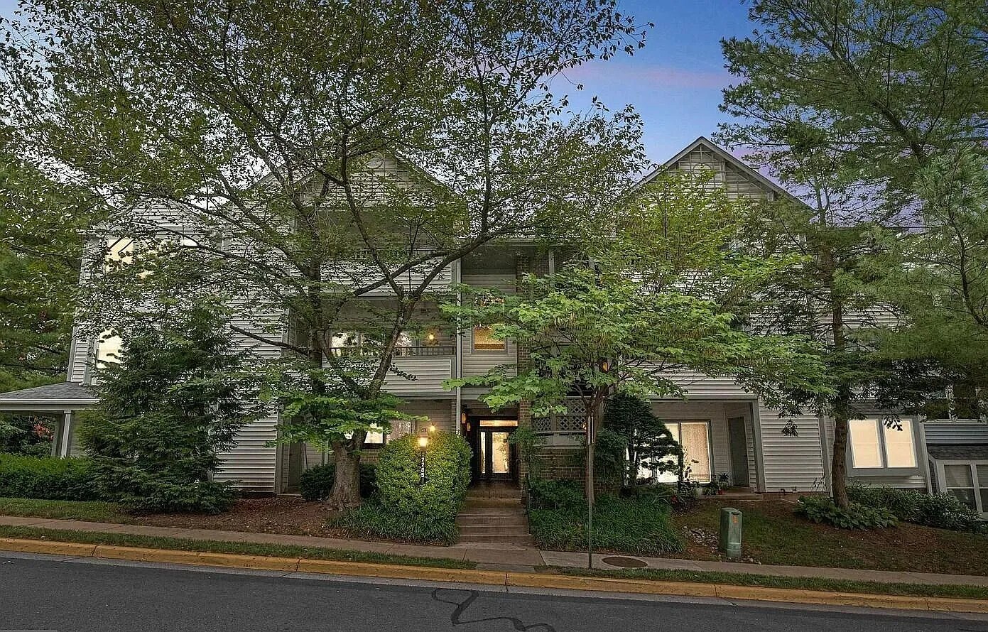Building Photo - 7705 Lafayette Forest Dr