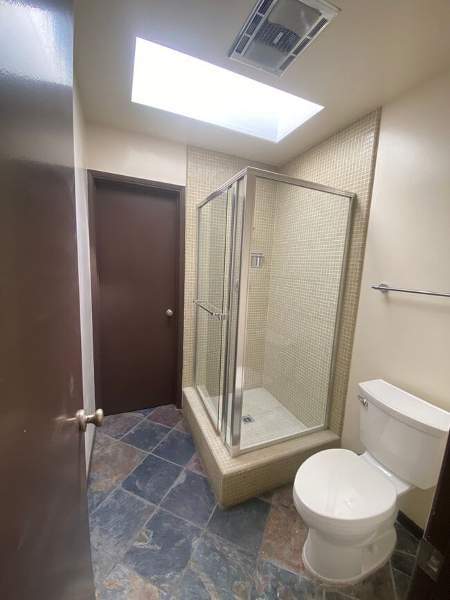 Building Photo - Beautiful 4 Bed / 4 Bath Home with Private Pool in Prestigious La Cañada