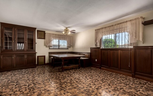 Building Photo - Great home in an active 55+ community!