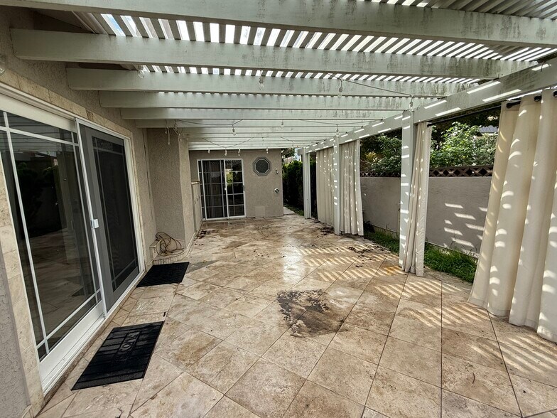 Building Photo - 22601 Iris Ave