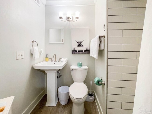 Building Photo - 4836 Huron Dr