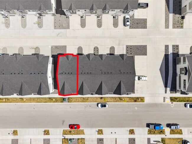 Building Photo - 3 Bed / 3.5 Bath Townhome in Mapleton – Modern, Spacious & Well-Located