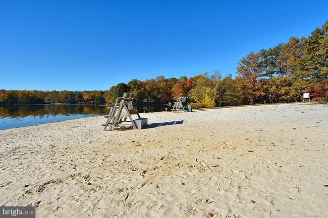 Building Photo - 6154 Beachway Dr