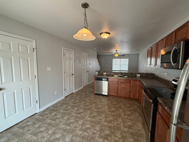 Building Photo - 8008 Banister Loop