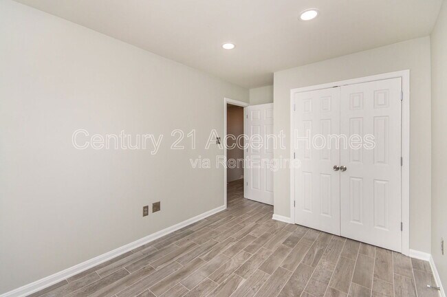 Building Photo - 5522 Jowett Ct