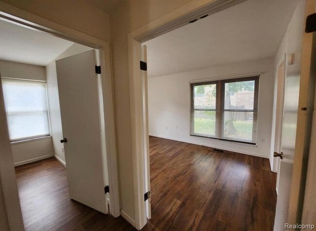 Building Photo - 31573 Green Meadow Ln