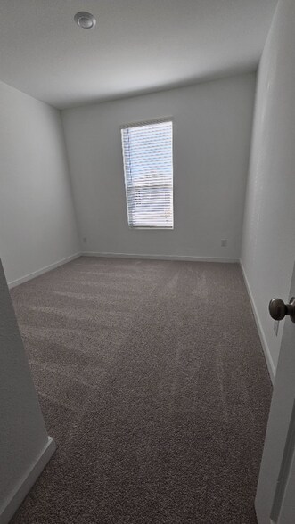 Building Photo - 6747 Welsh Dr