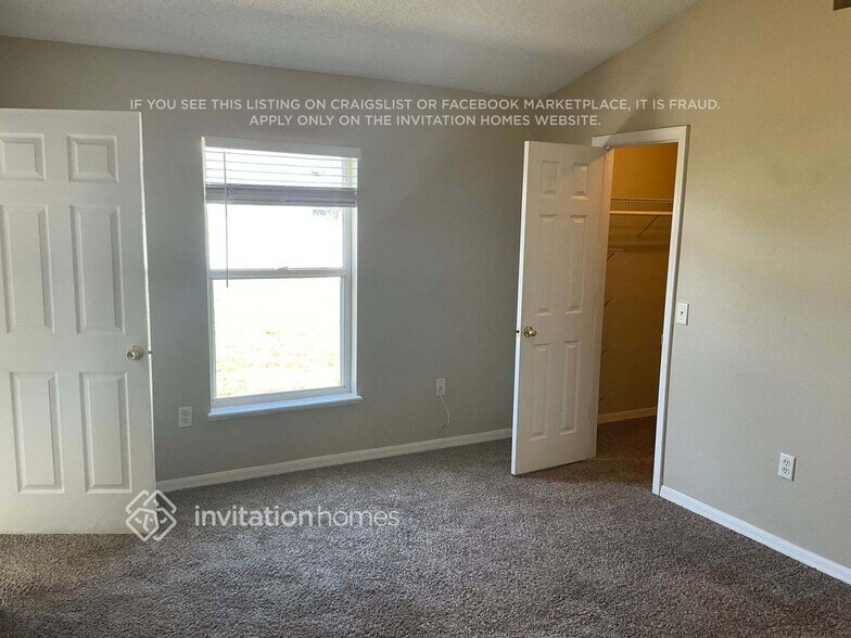 Building Photo - 1160 St Tropez Ct