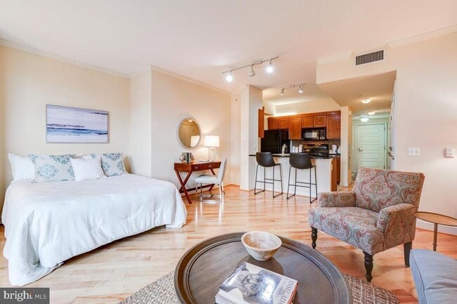 Building Photo - 631 D St NW