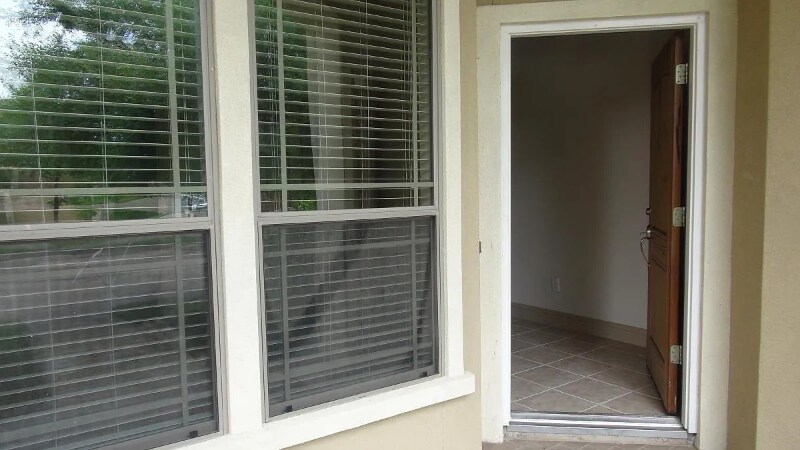 Building Photo - 6783 San Fernando