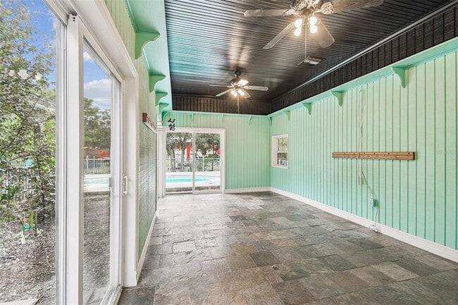 Building Photo - 16453 Pawnee Dr