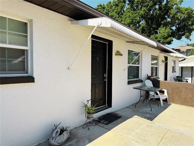 Building Photo - 6317 S Roberts Ave