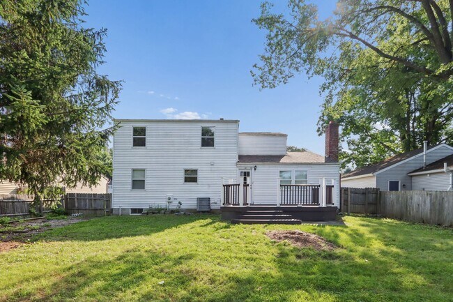 Building Photo - 953 S Spring Rd