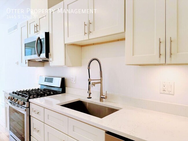 Building Photo - 1445 S 32nd St