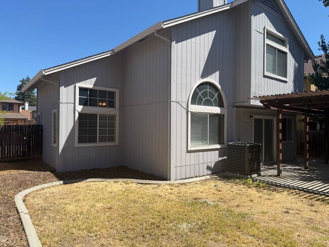 Building Photo - 8317 Bramble Bush Cir
