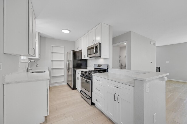 Building Photo - $2,100.00 - 3 Bed,1.5 Bath, Single Family ...