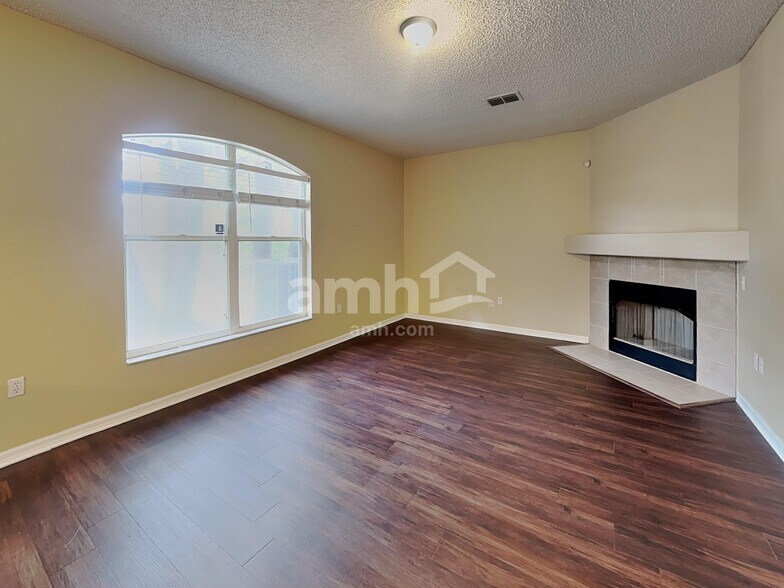 Building Photo - 138 Pine Isle Dr