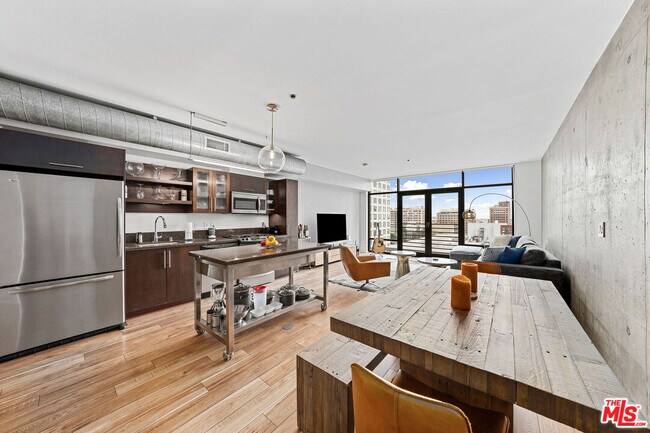 Building Photo - 1111 S Grand Ave