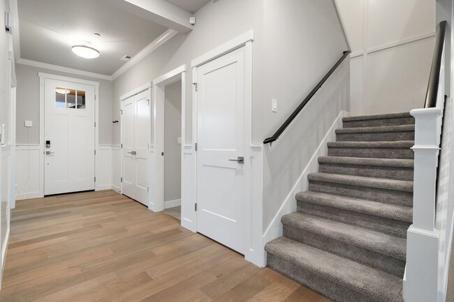 Building Photo - Newer 4-Bedroom Home in Bremerton