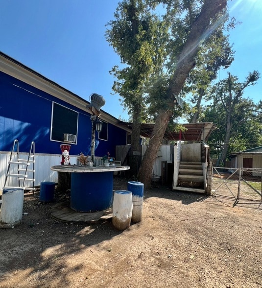 Building Photo - 491 E Sherwood Dr